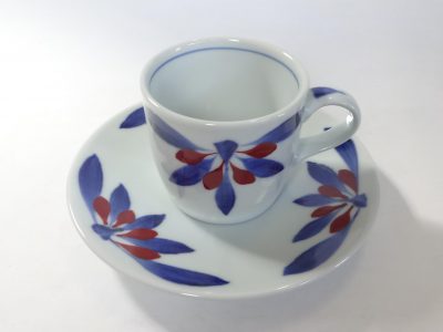 樽型コーヒー碗皿　呉須赤菊