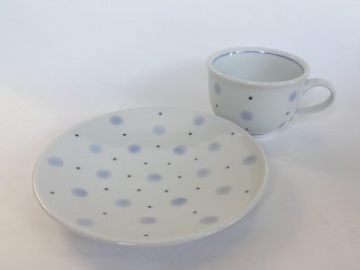 反りコーヒー碗皿　水玉