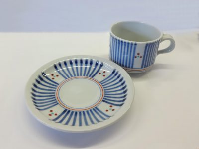 紅茶碗皿　十草三つ紋