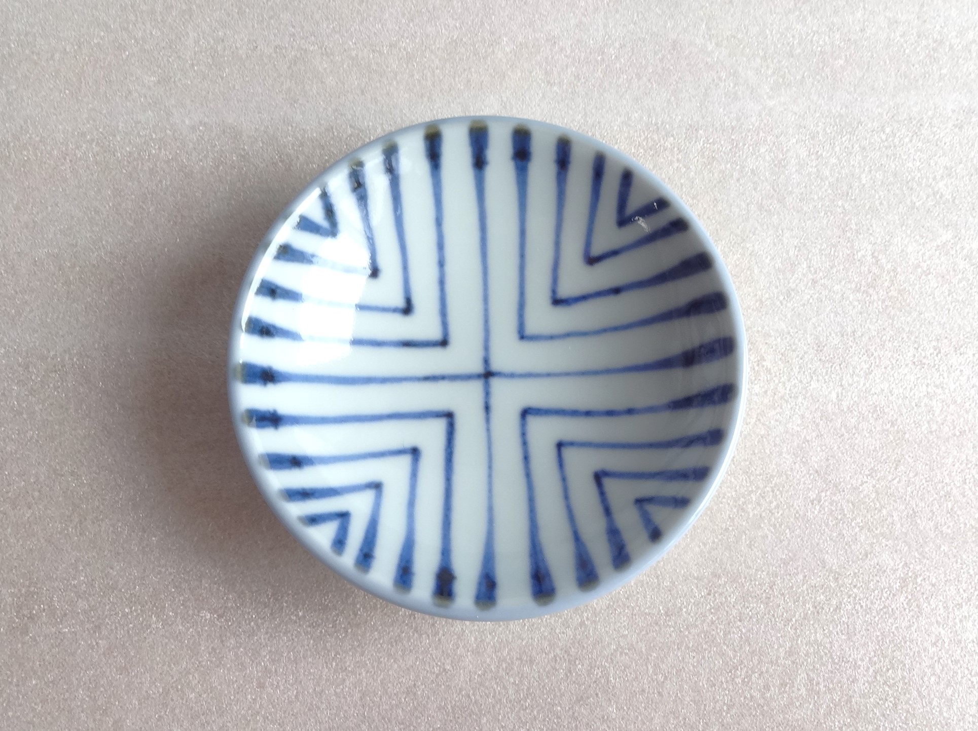 3寸丸皿 幾何学紋 | 砥部焼 梅山窯