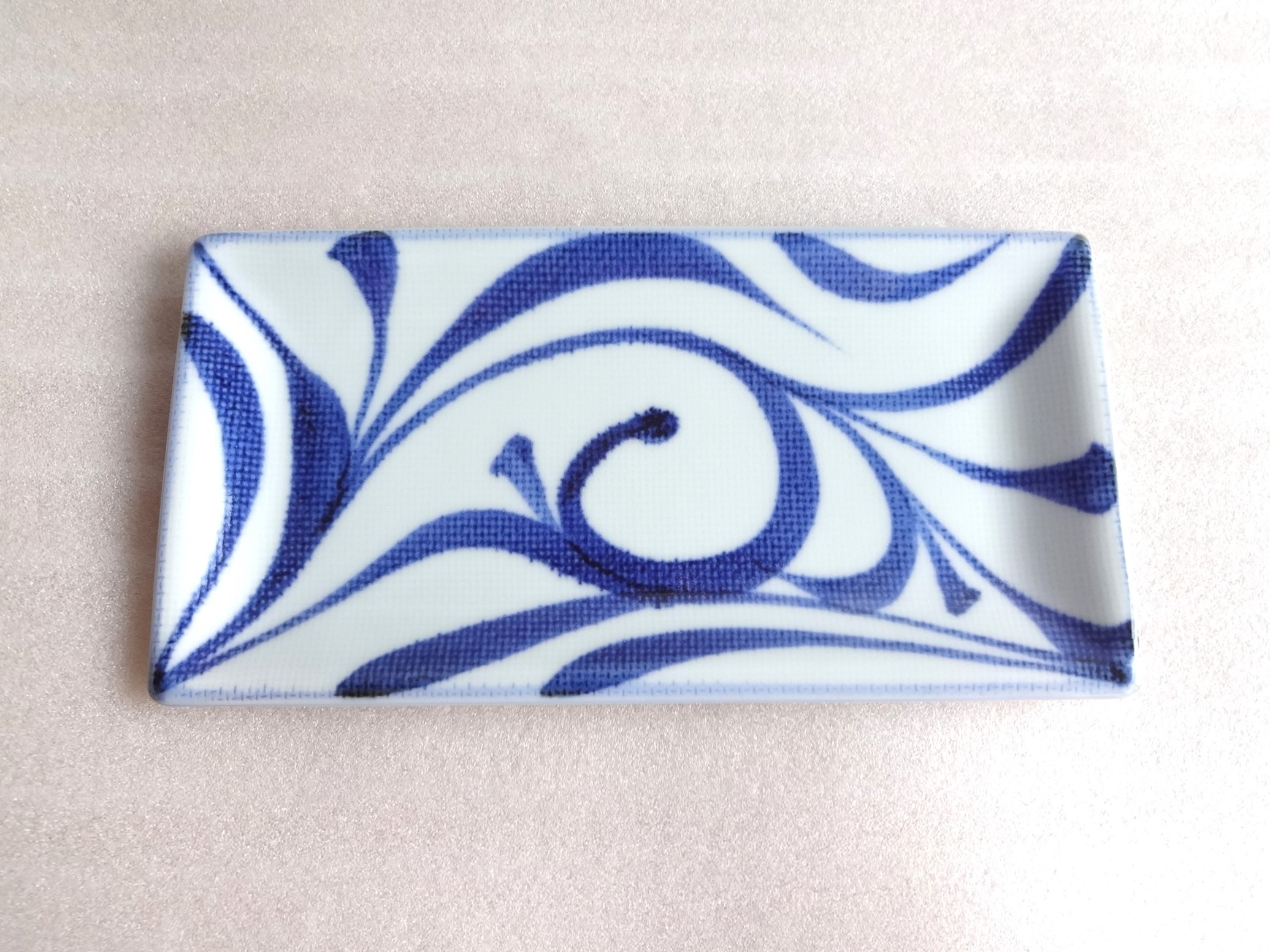 6.7寸長角布目皿 一つ唐草 | 砥部焼 梅山窯